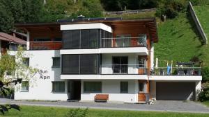 Budynek, w którym mieści się apartament