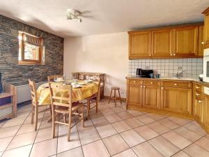 Fotografia z galérie ubytovania Appartement fonctionnel avec balcon, parking et Wi-Fi à Méribel - FR-1-688-37 v destinácii Méribel