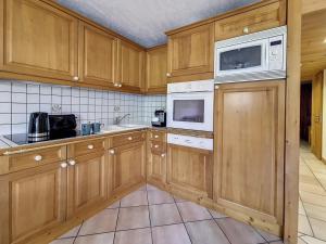 Fotografia z galérie ubytovania Appartement fonctionnel avec balcon, parking et Wi-Fi à Méribel - FR-1-688-37 v destinácii Méribel