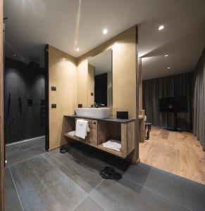 Koupelna v ubytování DOLOMITI EXCLUSIVE YOUR MOUNTAIN SUITE
