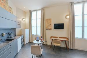 Villa Erizio, a bucolic and urban break的厨房或小厨房
