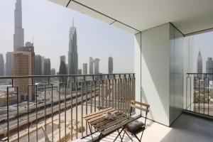 Fotografie z fotogalerie ubytování Livbnb Suites - Elegant 3BR+Maids Room w/ Burj Khalifa View v Dubaji