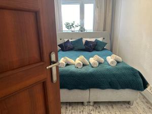 Ένα ή περισσότερα κρεβάτια σε δωμάτιο στο Apartment Ustroń