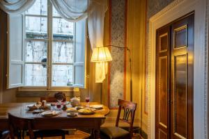 Fotografie z fotogalerie ubytování Palazzo Rocchi - Residenza D'Epoca v destinaci Lucca
