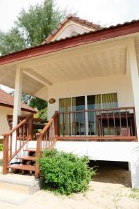 Gallery image of Pranee Beach Bungalows in Ko Kho Khao