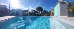 Bazen u ili blizu objekta Zamardi house with private pool and garden, 200m to free beach