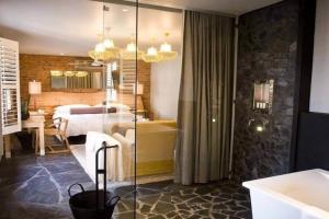 Koupelna v ubytování Concierge Hotel