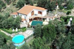 Bazén v ubytovaní GOCCE VILLAS - Il Frantoio alebo v jeho blízkosti