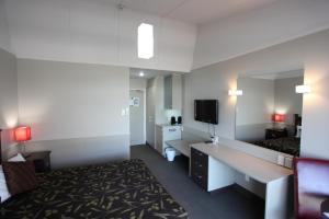 TV a/nebo společenská místnost v ubytování Hotel Ashburton