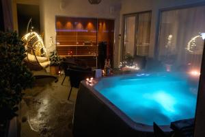 Bazén v ubytovaní Apartmány pod Pustevnami alebo v jeho blízkosti