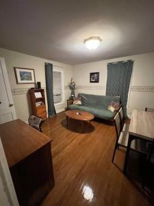 Χώρος καθιστικού στο Intimate 1 Bedroom Apt by UHS