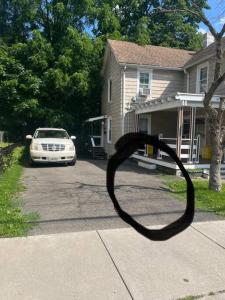 Το κτήριο όπου στεγάζεται  το διαμέρισμα