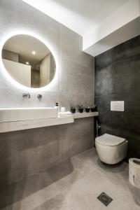Koupelna v ubytování Luxury Downtown Apartment C2
