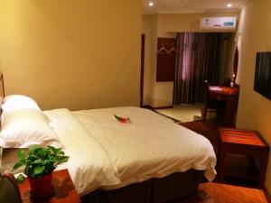 Φωτογραφία από το άλμπουμ του GreenTree Inn Fuyang Shopping Mall σε Guoyang