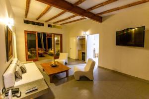 Μια τηλεόραση ή/και κέντρο ψυχαγωγίας στο Casa Luz De Luna-MANCORA