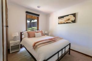 Katil atau katil-katil dalam bilik di Pet Friendly 3 Bedroom Retreat with Beautiful Yard