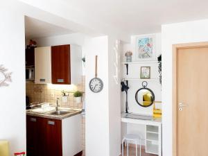 Kuchyň nebo kuchyňský kout v ubytování Apartment Megi in Supetar historical core