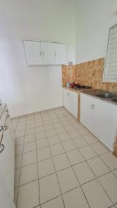 Kuchyň nebo kuchyňský kout v ubytování Maison verte
