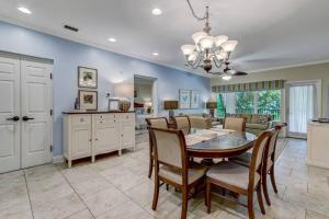 Nhà bếp/bếp nhỏ tại Comfort and Style at AIP Resort