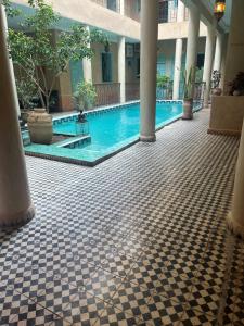 Hotel Riad Taroudant内部或周边的泳池