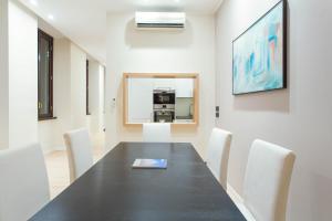 A seating area at Keys of Italy / Valpetrosa 10 - Touch of Elegance