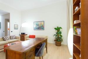 A seating area at Keys of Italy / Valpetrosa 10 - Touch of Elegance