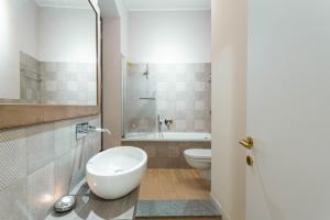 A bathroom at Keys of Italy / Valpetrosa 10 - Touch of Elegance