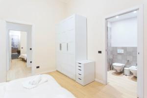 A bathroom at Keys of Italy / Valpetrosa 10 - Touch of Elegance