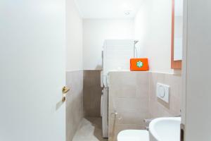 A bathroom at Keys of Italy / Valpetrosa 10 - Touch of Elegance