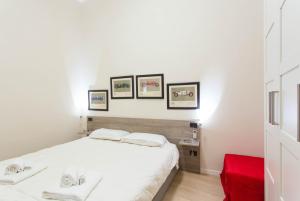 A bed or beds in a room at Keys of Italy / Valpetrosa 10 - Touch of Elegance