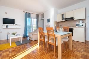 Galeriebild der Unterkunft Apartment Sukosan 5863a in Sukošan