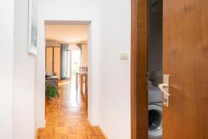 Galeriebild der Unterkunft Apartment Sukosan 5863a in Sukošan