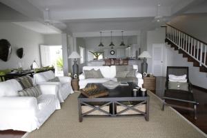 Гостиная зона в Beautiful Caribbean style 2-bed family villa - Villa Kessi villa