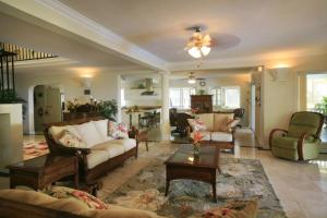 Гостиная зона в Villa Ashiana - Beautiful 3-bedroom villa in Marigot Bay villa