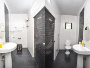 Fotografie z fotogalerie ubytování Ivy Dreams Villa, 4 BHK with Indoor Pool, Tungarli, Lonavala v destinaci Lonavala