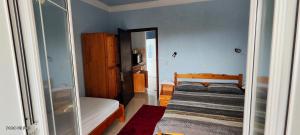 Postel nebo postele na pokoji v ubytování Giannis apartments by climbing house + 37 fotografií