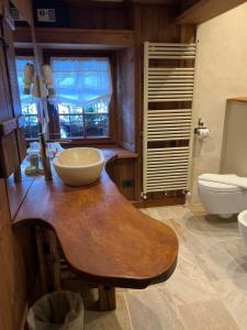 Wongade Chambres d'hotes e Restaurant的一间浴室