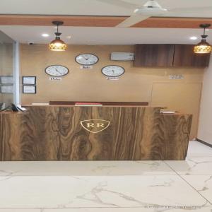 Ο χώρος του λόμπι ή της ρεσεψιόν στο Hotel Raheja Residency