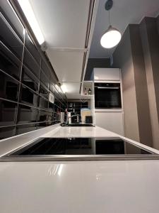A cozinha ou cozinha compacta de Moderner Altbaucharme in zentraler Lage