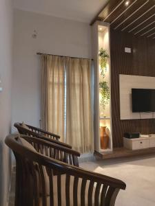 Μια τηλεόραση ή/και κέντρο ψυχαγωγίας στο Alankruta Homestay