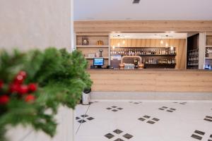 Lounge nebo bar v ubytování Hotel Cascada BAILE OLANESTI