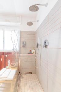 A bathroom at Appartamento Rosso a Milano, vicino allo IEO