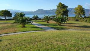 Gallery image of Beachfront Villa Tranquility in Longós +19 photos