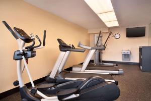 Days Inn by Wyndham Culpeper tesisinde fitness merkezi ve/veya fitness olanakları