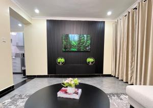 Fotografie z fotogalerie ubytování Naka Tranquil Suite with Ample Secure Parking v destinaci Nakuru
