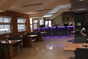 Gambar di galeri bagi Broadway Hotel Široké di Široké +38 gambar