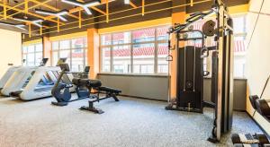 Fitness centrum a/nebo fitness zařízení v ubytování Atour Hotel Weihai City Center