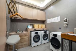 Cucina o angolo cottura di Atour Hotel (Shanghai International Tourism and Resorts Zone XiuYan Road)