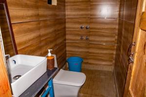 Koupelna v ubytování Riverside Glamping By StayApart x Elephant Brook + 37 fotografií