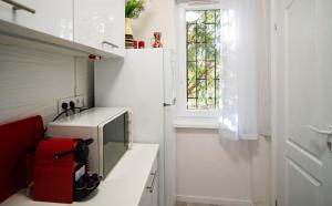 A kitchen or kitchenette at Free Parking Riverwalk Home - 4 ppl,Wi-Fi,AC, TV